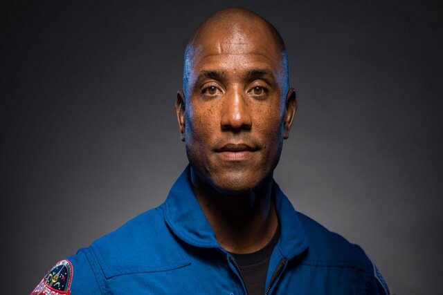 با اولین سیاهپوستی که به ماه میرود بیشتر آشنا شوید با اولین سیاهپوستی که به ماه میرود بیشتر آشنا شوید