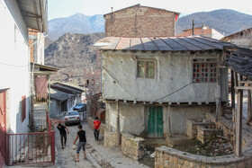 روستای زیارت، یکی از ۱۰ روستای دارای بافت باارزش تاریخی کشور است که بافت سنتی و خانه‌های قدیمی آن به ثبت ملی رسیده‌اند . قدمت حدود ۴۰ خانه از بناهای روستای زیارت به دوران قاجار و پهلوی برمی‌گردد.