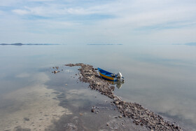 دریاچه ارومیه با دارا بودن ۱۰۲ جزیره یکی از زیبا‌ترین و مهم‌ترین ذخیره‌گاه‌های جهانی زیست کره به حساب می‌آید.