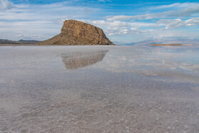 نیکزاد: نجات «دریاچه ارومیه» موضوعی ملی است