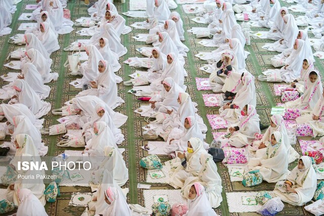 عکس تزئینی است. آغاز نمازهای جماعت دانشآموزی در مدارس کشور از سوم مهرماه