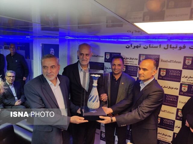 شیرازی: پسرم ۴ شغل داشت اما گفتند ۹ شغل دارد!