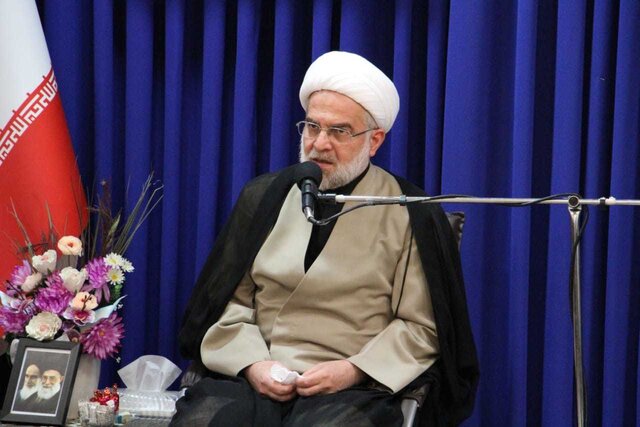 دختران امروزی باید علم اندوز باشند