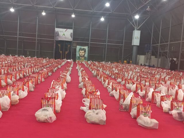 ۱۲۰۰ بسته معیشتی یلدایی بین نیازمندان اردستان توزیع شد ۱۲۰۰ بسته معیشتی یلدایی بین نیازمندان اردستان توزیع شد