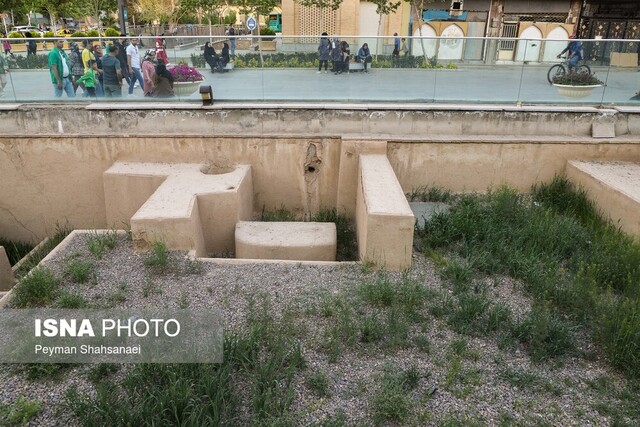 وقتی که محوطه کاخ صفوی جهاننما علفزار میشود!