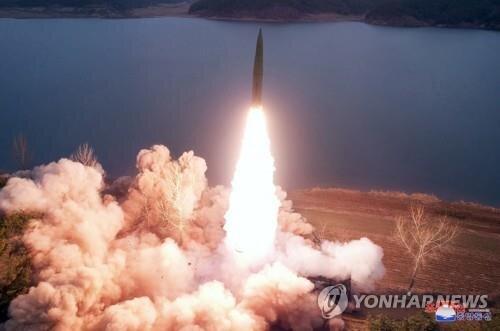 سئول: کره شمالی موشک بالستیک میان برد یا دوربرد شلیک کرد