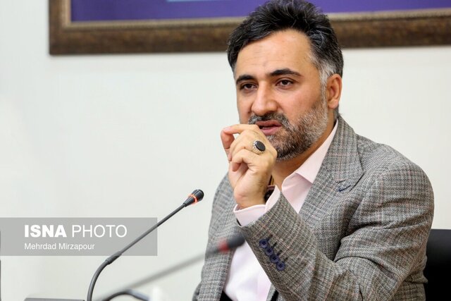 اعطای برند «حکمتبنیان» در قالب شیوههای تشویقی به برخی عطاریها اعطای برند «حکمتبنیان» در قالب شیوههای تشویقی به برخی عطاریها