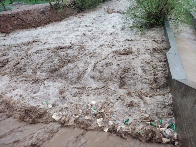 سیلی سرخِ سیل بر سیمای لرستان سیلی سرخِ سیل بر سیمای لرستان