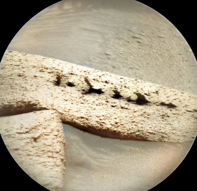 مریخنورد «کنجکاوی» یک ساختار عجیب را در مریخ کشف کرد