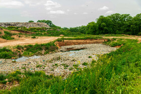 شیرابهها به لایههای خاک نفوذ میکنند و به همین دلیل منجر به تغییر در خصوصیات شیمیایی و فیزیکی خاک شده و نه تنها حاصلخیزی آنها را با چالش مواجه میکنند، بلکه در گسترش بیماریهای مختلف موثر خواهند بود.