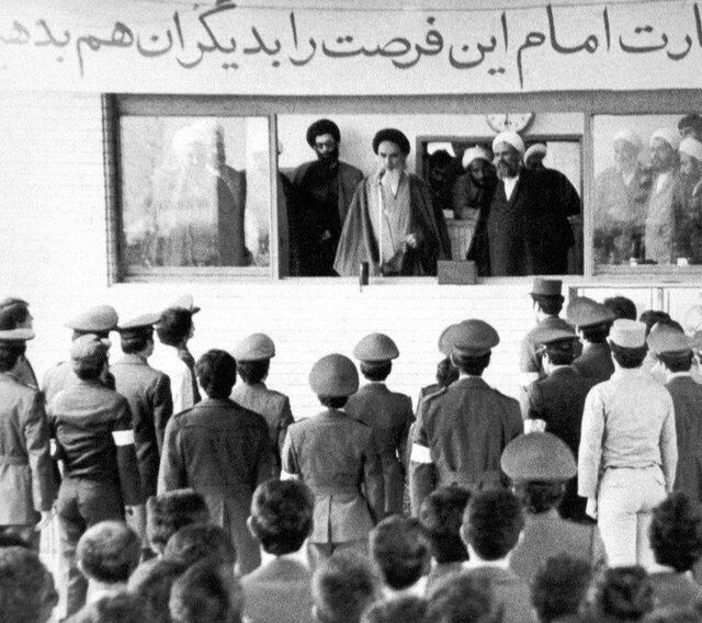نجات ارتش از پرتگاه انحلال
