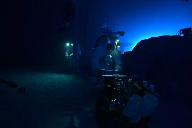 ماهنوردی زیر آب!