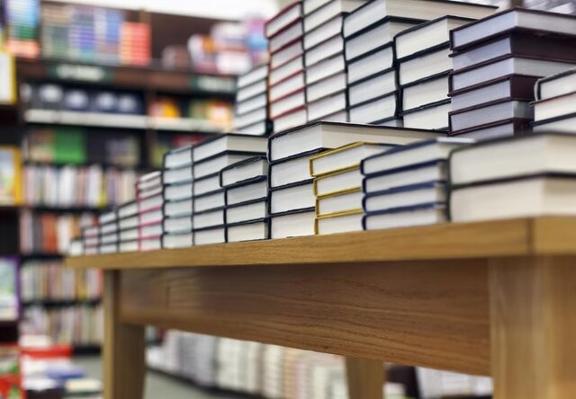 تسویه مطالبات کتابفروشیها از «بازار کتاب» تسویه مطالبات کتابفروشیها از «بازار کتاب»