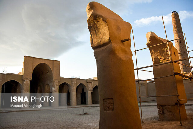 دوخت کیسه مراد در دومین مسجد کهن ایران