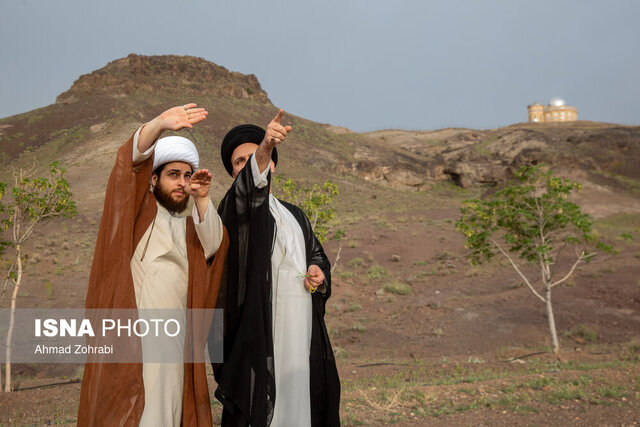 عکس آرشیوی است استقرار یک گروه برای رصد هلال ماه شوال در ارتفاعات کرمانشاه