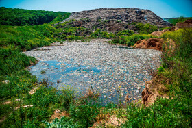 شیرابههای زباله که به علت آلودگی بسیار خطرناک هستند در این محل جمع آوری میشوند.