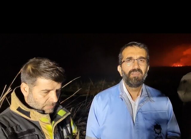 اقدام برای بسته شدن مسیر حریق در میقان/مردم از حضور در منطقه خودداری کنند اقدام برای بسته شدن مسیر حریق در میقان/مردم از حضور در منطقه خودداری کنند