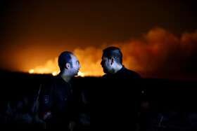 آتشسوزی در بخش نیزارهای خشک تالاب میقان اراک  بر اثر صاعقه