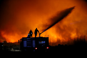 آتشسوزی در بخش نیزارهای خشک تالاب میقان اراک  بر اثر صاعقه