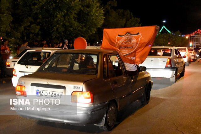 شادی هواداران پرسپولیس در سمنان