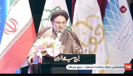 کلام خدا نور است و برنامه «محفل» پهن شدن سفره نور بود - ایسنا