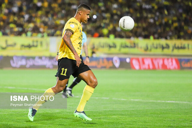 درخشان: چرا ۷ خارجی؟ کمتر اما خوب بخریم!