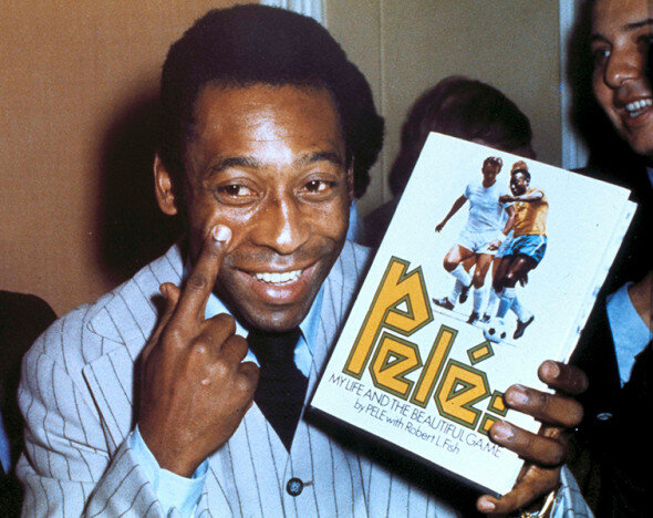 عکس تزیینی است رقابت هنرمندان ایران و برزیل برای کاریکاتور پله و وینیسیوس جونیور