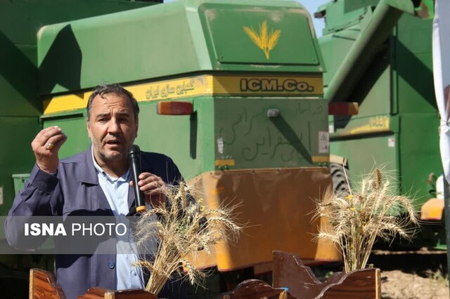 جشن برداشت گندم در موسیان برگزار شد/  الزامات فعالیت پیمانکاران حوزه نفت و گاز در دهلران