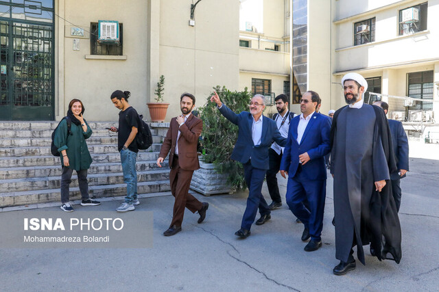 بازدید رئیس نهاد رهبری در دانشگاهها از کلاسهای درس دانشگاه تهران