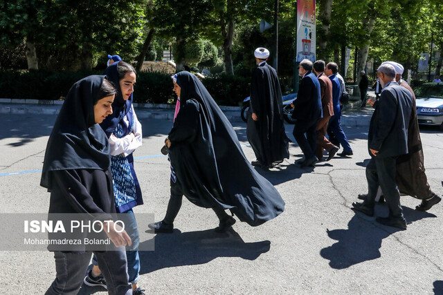 بازدید رئیس نهاد رهبری در دانشگاه‌ها از کلاس‌های درس دانشگاه تهران