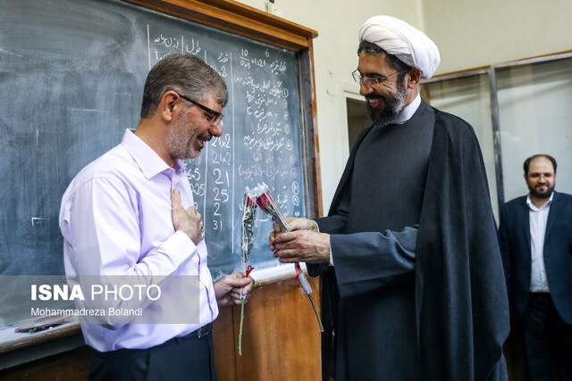 بازدید رئیس نهاد رهبری در دانشگاهها از کلاسهای درس دانشگاه تهران