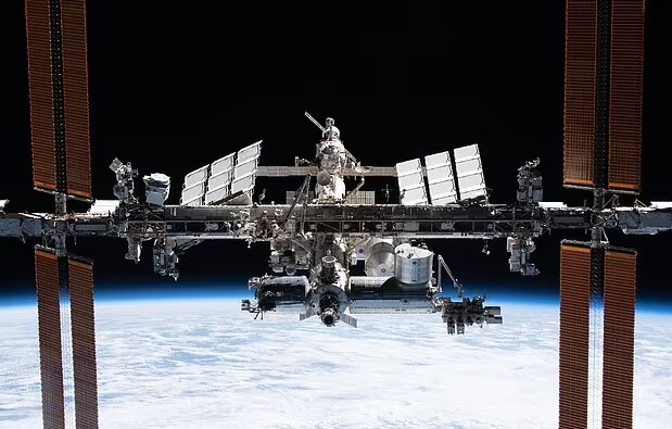 هشدار دانشمندان درباره سقوط زبالههای فضایی روی زمین