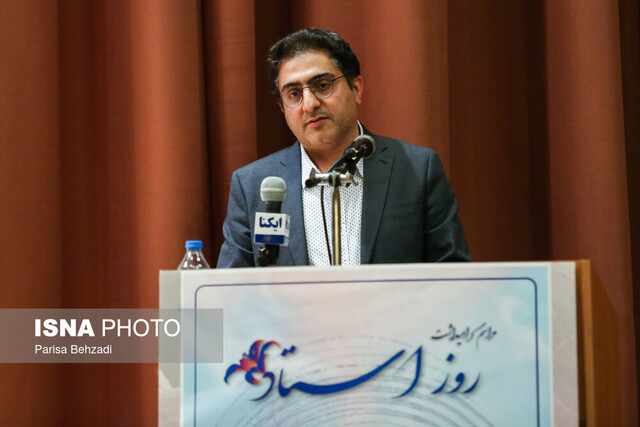 قانون مالکیت فکری میتواند برای پژوهشگران ایجاد انگیزه کند
