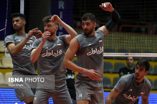 هزینهها برای فوتبال، عکسهای یادگاری با والیبال؟