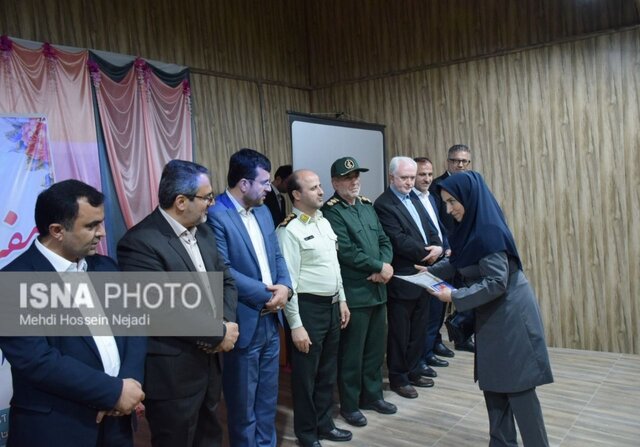 معلمان و فرهنگیان نمونه شهرستان مرزی آستارا تجلیل شدند