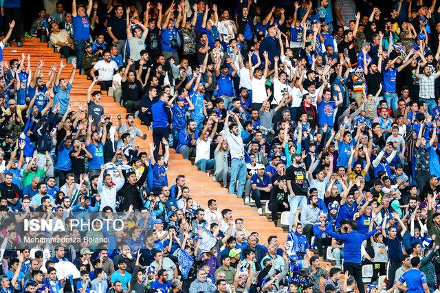 رونمایی از ۴ استقلالی و ادامه حواشی پاداش بانوی ایرانی! رونمایی از ۴ استقلالی و ادامه حواشی پاداش بانوی ایرانی!