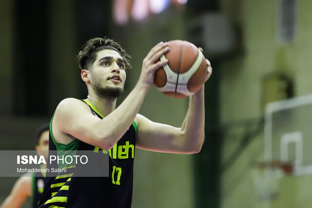 حامد حدادی بهترین بازیکن شب سوم پلیآف لیگ بسکتبال