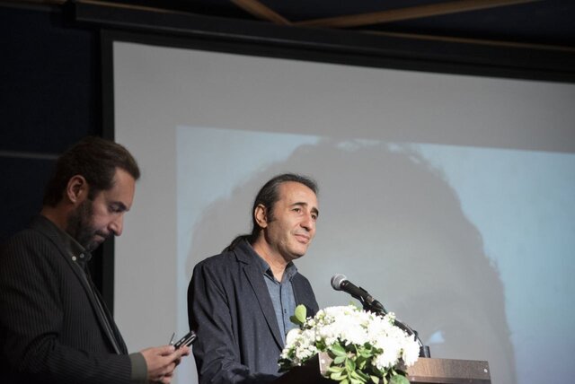 آنقدر بخشنده بود که کفش پایش را هم میبخشید!