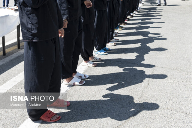 عکس تزئینی است فروش زمینهای ولنجک و دماوند با جعل سند/ باند ۱۵ نفره منهدم شد