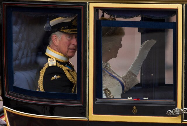 پایان هفتدهه انتظار برای تاج و تخت