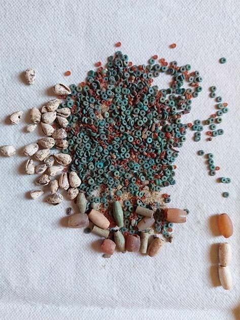 کشف گنجینهای از گور یک زن در مصر