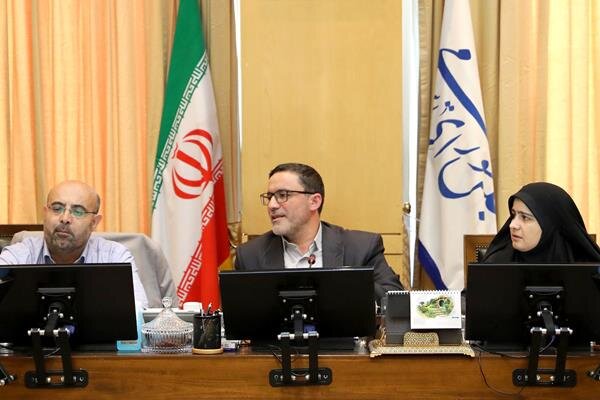 بررسی ادغام یا تشکیل وزارت بازرگانی در کمیسیون صنایع و معادن بررسی ادغام یا تشکیل وزارت بازرگانی در کمیسیون صنایع و معادن