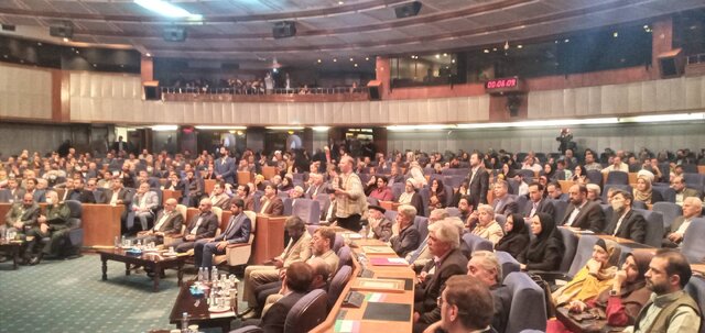 دورهمی بزرگان صدا در جام جم/ درخواست از ریش سفیدان و پیشنهاد به مستندسازها