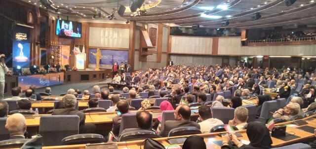 دورهمی بزرگان صدا در جام جم/ درخواست از ریش سفیدان و پیشنهاد به مستندسازها