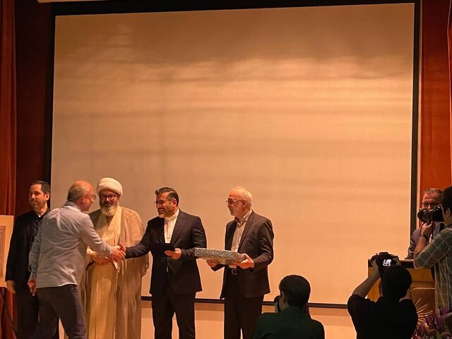 اسنادشان را بار کامیون میکردند و میفروختند