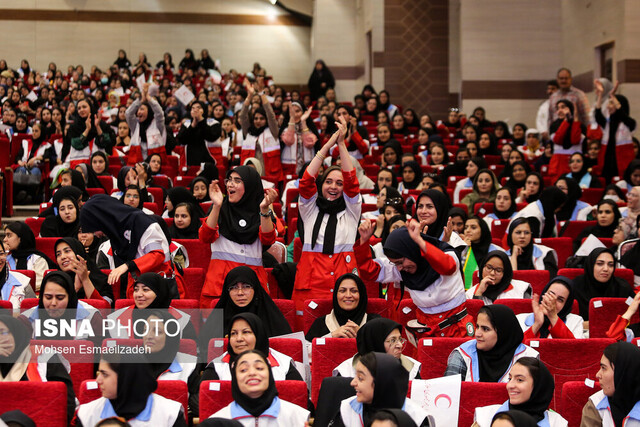 عکس آرشیوی است آموزش امداد و نجات به ۱۲ هزار دختر تحت پوشش کمیته امداد