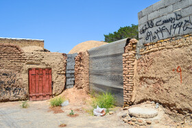 بافت تاریخی روستای شیدان در حال تخریب است.
