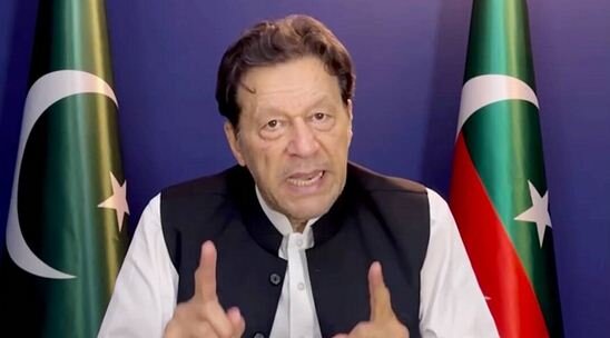 عمران خان: پلیس خانه‌ام را محاصره کرده است