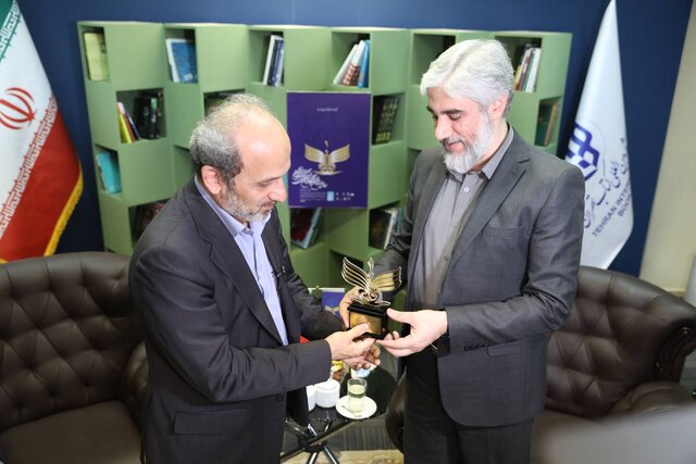 حوزه نشر به رسانه نزدیک شود