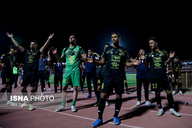 برخی مربیان دنبال گرفتن روح فوتبالاند برخی مربیان دنبال گرفتن روح فوتبالاند